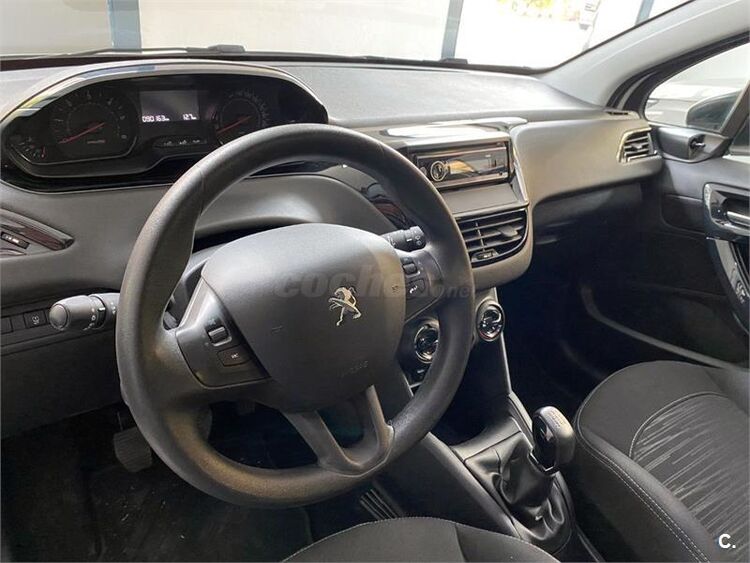 Peugeot 208  foto 7